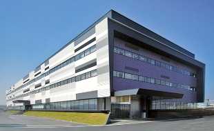 東日本製鉄所君津地区本館外観(4階:ゲストホール)